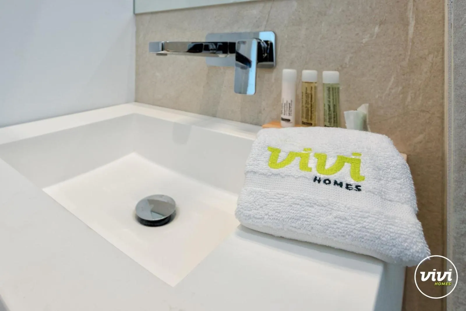 Vivi Homes - Bambu Pool, Gym, Sauna & Beach Torremolinos 0*,  Spain